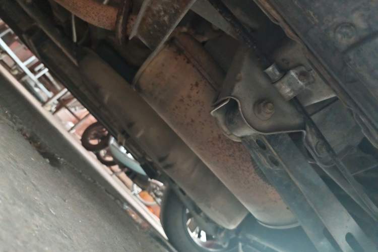 Used Dongfeng Fengon S560 2018 1.8L Manual Comfort 7-Seater Chassis Rear Left