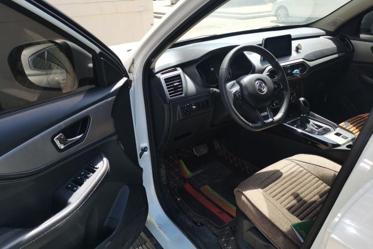 Used Dongfeng Fengon S560 2018 Facelift 1.8L CVT Prestige 7-Seater Driver Seat
