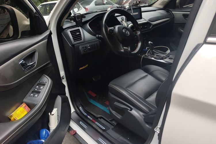 Used Dongfeng Fengon S560 2018 1.8L CVT Elite Model 7 Seats Driver Seat