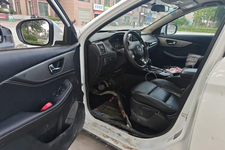 Used Dongfeng Fengon S560 2018 1.8L CVT Elite Model 7 Seats Driver Seat