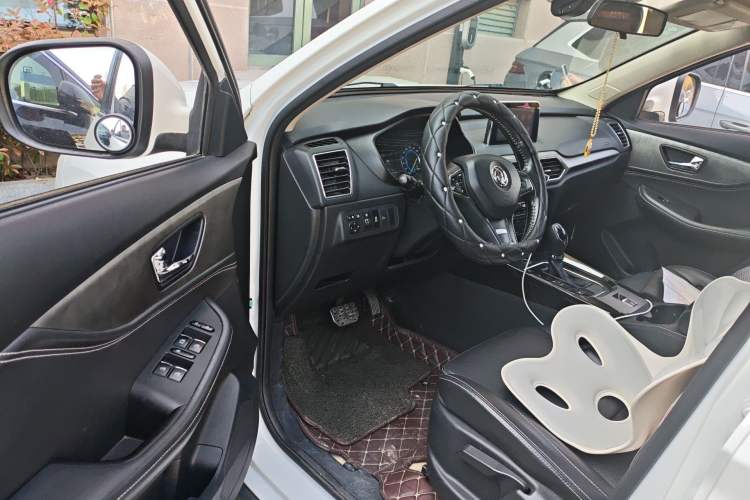 Used Dongfeng Fengon S560 2018 1.8L CVT Urban Model 7 Seats Driver Seat
