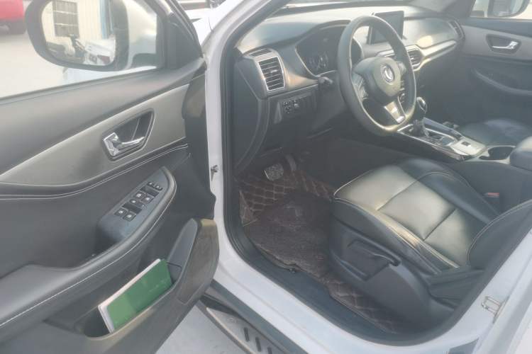 Used Dongfeng Fengon S560 2018 1.8L CVT Elite Model 7 Seats Driver Seat