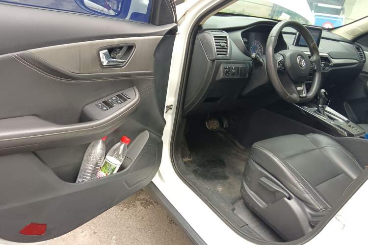 Used Dongfeng Fengon S560 2018 1.8L CVT Elite Model 7 Seats Driver Seat