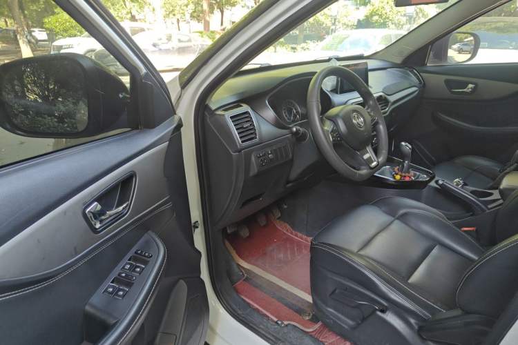 Used Dongfeng Fengon S560 2018 1.8L Manual Urban Model 7 Seats Driver Seat