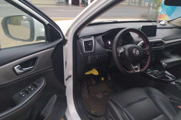 Used Dongfeng Fengon S560 2018 1.8L Manual Urban Model 7 Seats Driver Seat