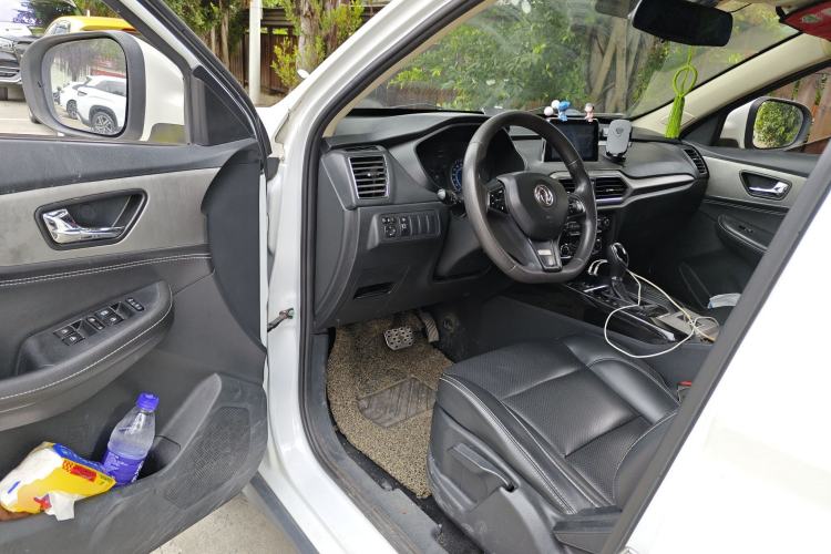 Used Dongfeng Fengon S560 2018 1.8L CVT Elite Model 7 Seats Driver Seat
