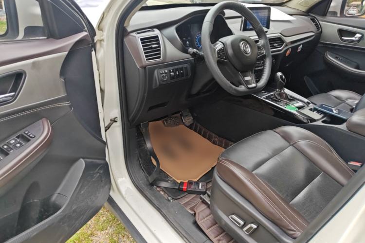 Used Dongfeng Fengon S560 2018 1.8L CVT Smart Connect 7-Seater Driver Seat