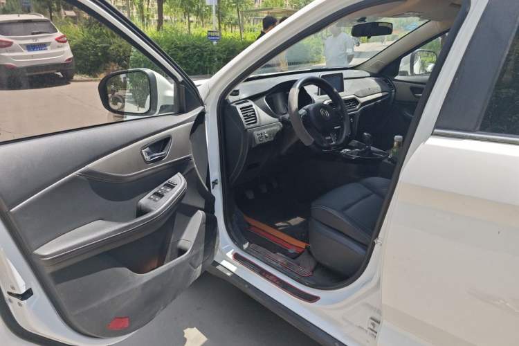 Used Dongfeng Fengon S560 2018 1.8L Manual Urban Model 7 Seats Driver Seat