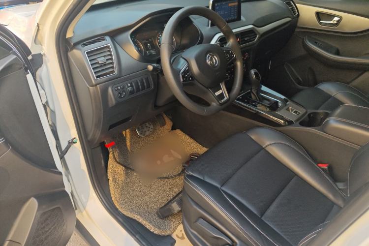 Used Dongfeng Fengon S560 2018 1.8L CVT Elite Model 7 Seats Driver Seat