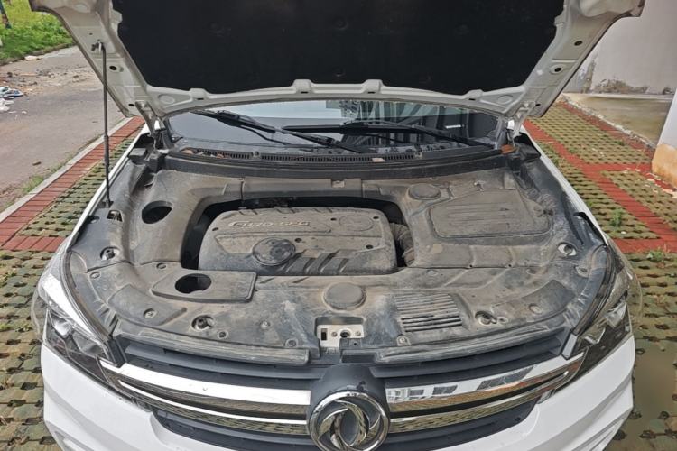 Used Dongfeng Fengon S560 2018 1.8L CVT Elite Model 7 Seats Engine Bay