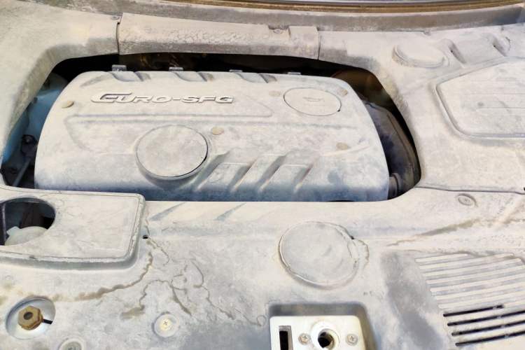 Used Dongfeng Fengon S560 2018 1.8L CVT Elite Model 7 Seats Engine Bay