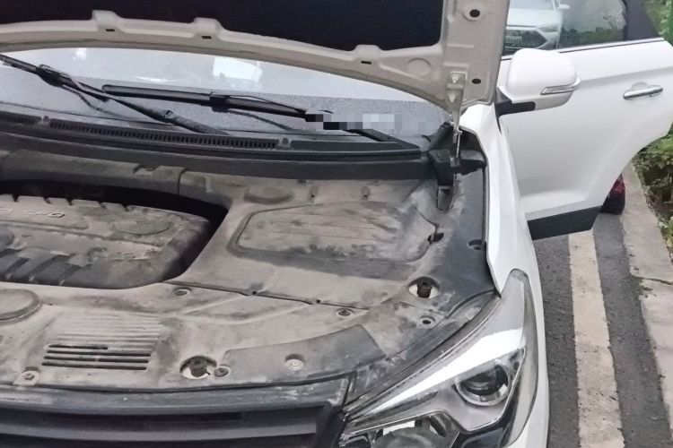 Used Dongfeng Fengon S560 2018 1.8L Manual Comfort 7-Seater Engine Bay Left