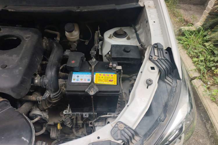 Used Dongfeng Fengon S560 2018 1.8L CVT Elite Model 7 Seats Engine Bay Left