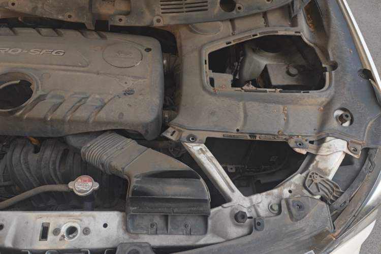 Used Dongfeng Fengon S560 2018 1.8L Manual Comfort 7-Seater Engine Bay Left