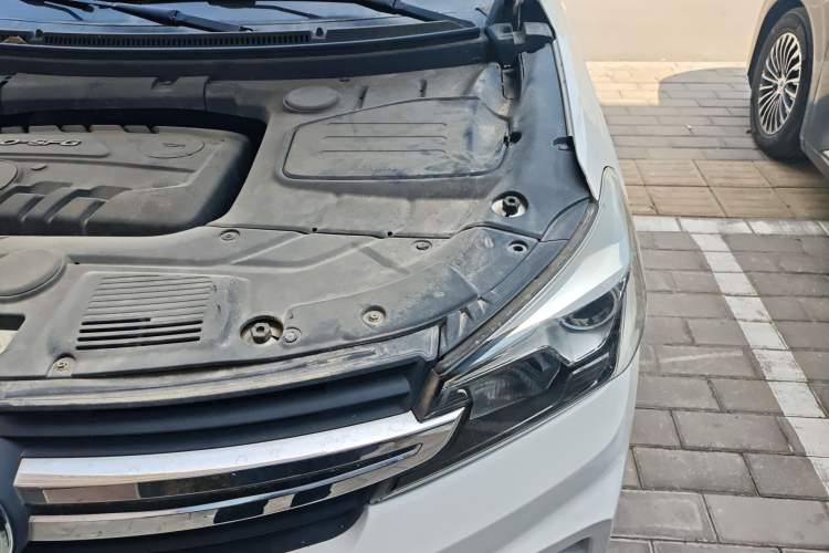 Used Dongfeng Fengon S560 2018 1.8L CVT Urban Model 7 Seats Engine Bay Left