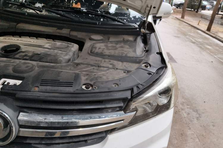 Used Dongfeng Fengon S560 2018 1.8L Manual Comfort 7-Seater Engine Bay Left