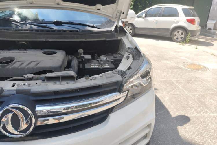 Used Dongfeng Fengon S560 2018 1.8L CVT Elite Model 7 Seats Engine Bay Left