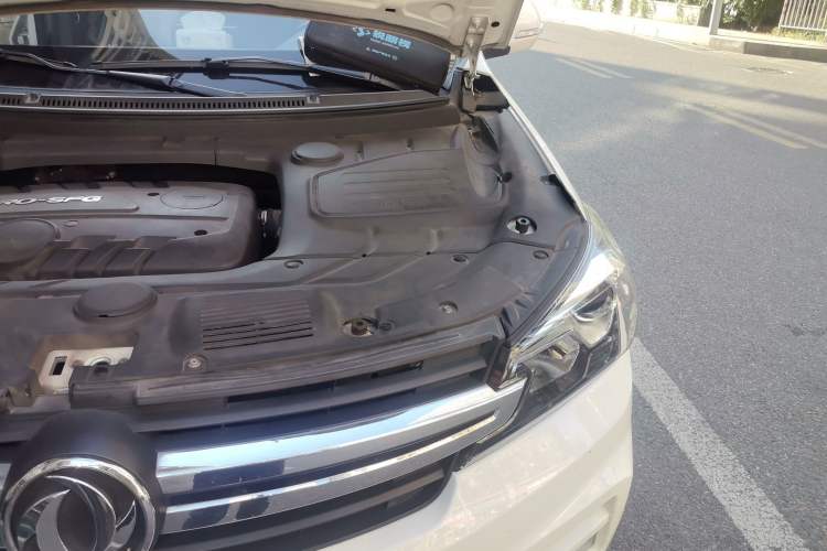 Used Dongfeng Fengon S560 2018 1.8L CVT Prestige Model Engine Bay Left