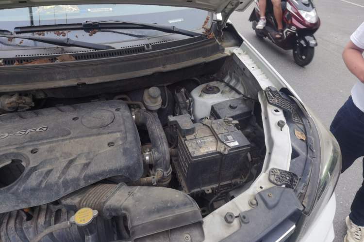 Used Dongfeng Fengon S560 2018 1.8L CVT Elite Model 7 Seats Engine Bay Left