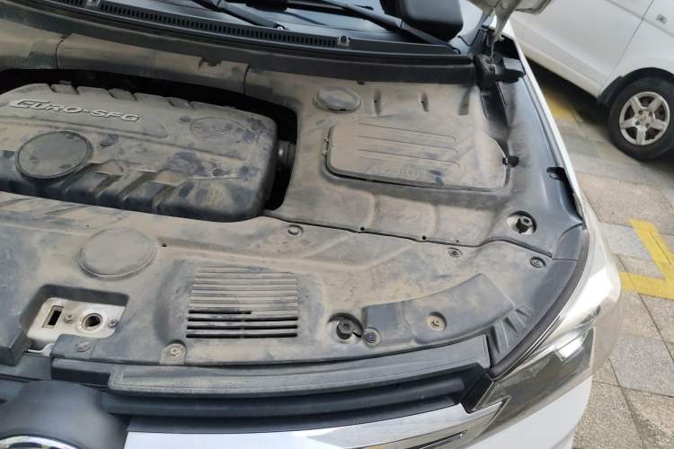 Used Dongfeng Fengon S560 2018 1.8L Manual Comfort 5-Seater China V Standard Engine Bay Left