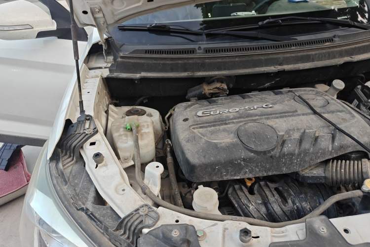 Used Dongfeng Fengon S560 2018 1.8L CVT Elite Model 7 Seats Engine Bay Right