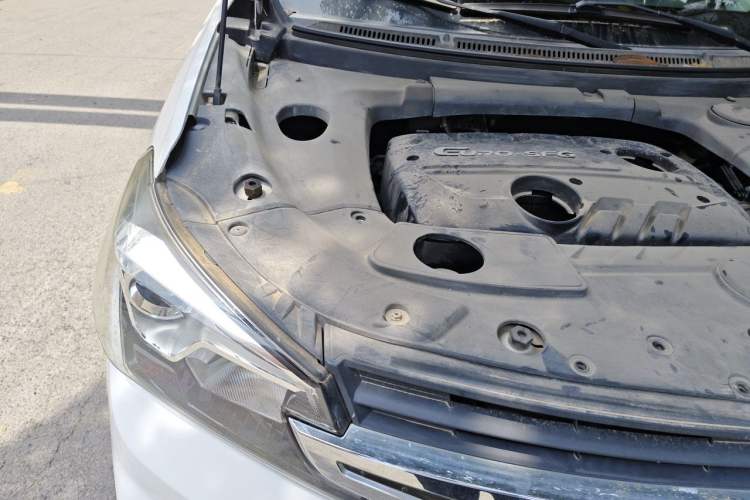 Used Dongfeng Fengon S560 2018 1.8L Manual Comfort 7-Seater Engine Bay Right