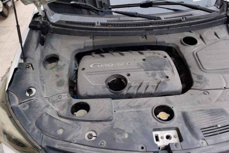Used Dongfeng Fengon S560 2018 1.8L CVT Smart Connect 7-Seater Engine Bay Right