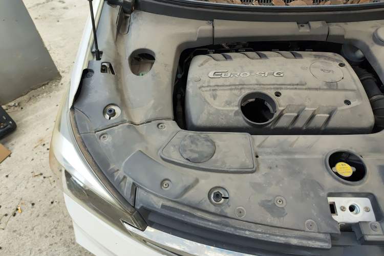 Used Dongfeng Fengon S560 2018 1.8L CVT Prestige Model Engine Bay Right