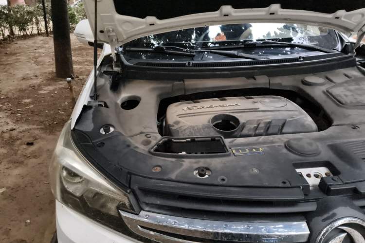 Used Dongfeng Fengon S560 2018 1.8L Manual Comfort 7-Seater Engine Bay Right