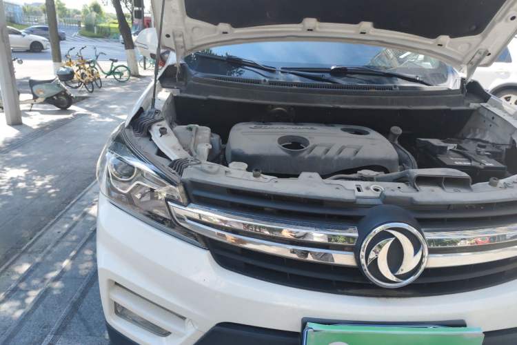 Used Dongfeng Fengon S560 2018 1.8L CVT Elite Model 7 Seats Engine Bay Right