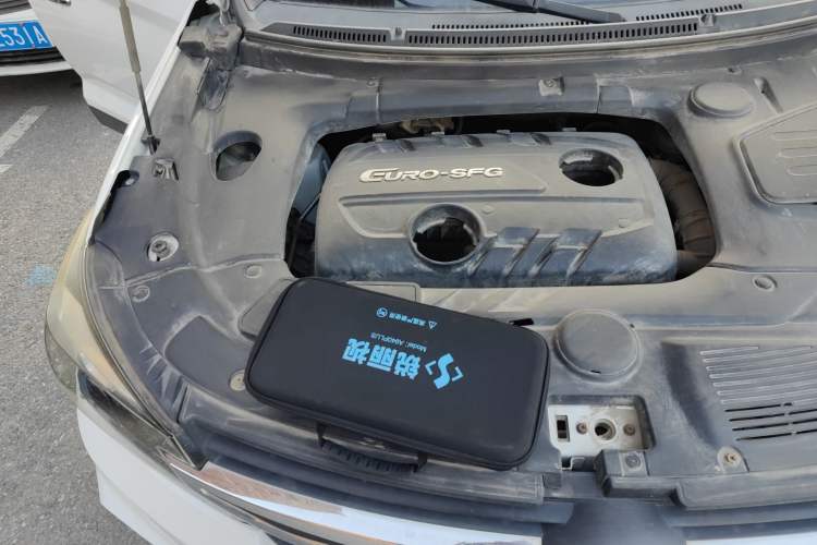 Used Dongfeng Fengon S560 2018 Upgraded Model 1.8L CVT Prestige 7-Seater Engine Bay Right