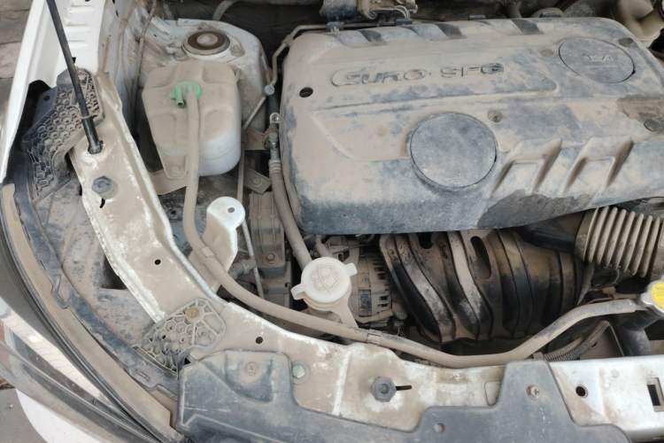 Used Dongfeng Fengon S560 2018 1.8L Manual Urban Model 7 Seats Engine Bay Right