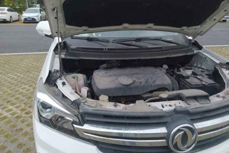 Used Dongfeng Fengon S560 2018 1.8L Manual Urban Model 7 Seats Engine Bay Right
