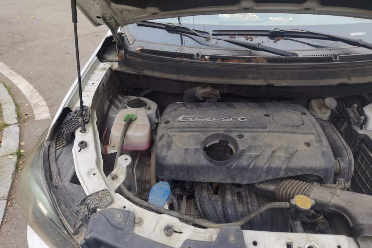 Used Dongfeng Fengon S560 2018 1.8L CVT Elite Model 7 Seats Engine Bay Right