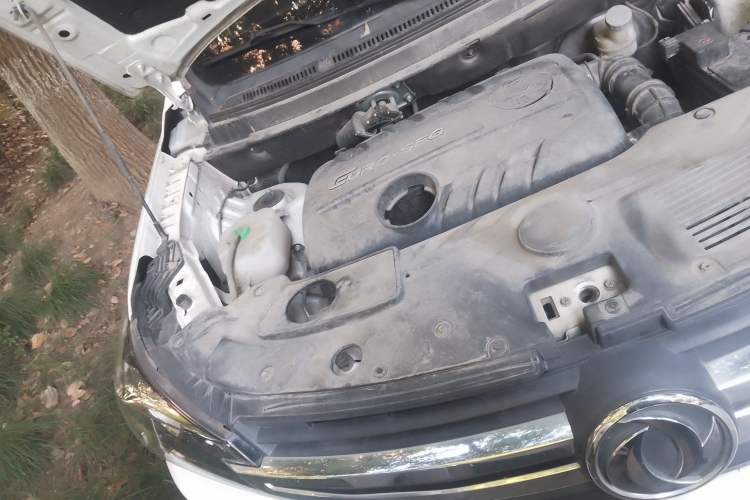 Used Dongfeng Fengon S560 2018 1.8L CVT Elite Model 7 Seats Engine Bay Right