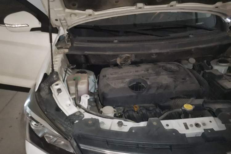 Used Dongfeng Fengon S560 2018 1.8L Manual Urban Model 5 Seats Engine Bay Right