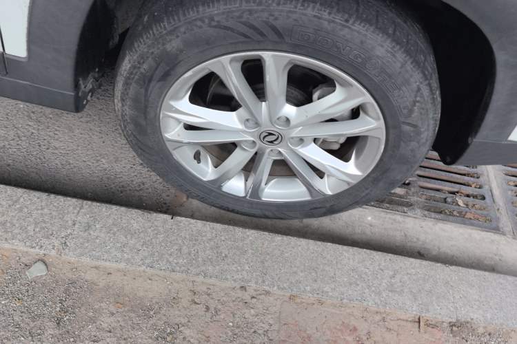 Used Dongfeng Fengon S560 2018 1.8L Manual Urban Model 7 Seats Exterior 1