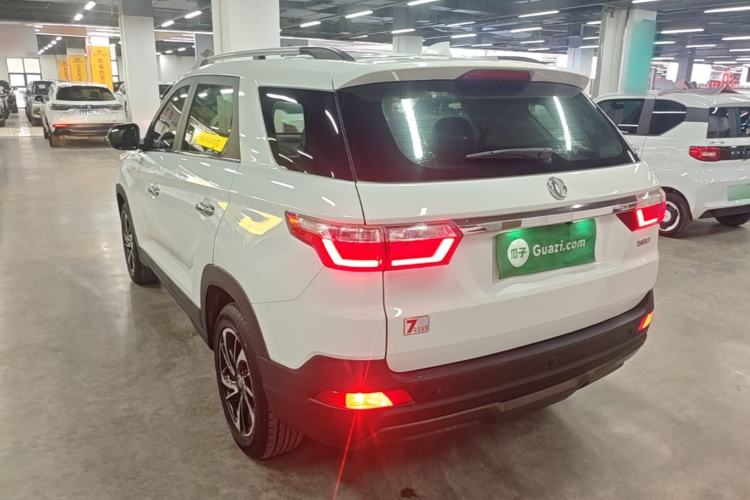 Used Dongfeng Fengon S560 2018 1.8L Manual Comfort 7-Seater Exterior 2