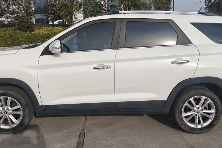 Used Dongfeng Fengon S560 2018 1.8L Manual Urban Model 7 Seats Exterior 2
