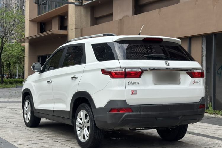 Used Dongfeng Fengon S560 2018 1.8L CVT Elite Model 5 Seats Exterior 3