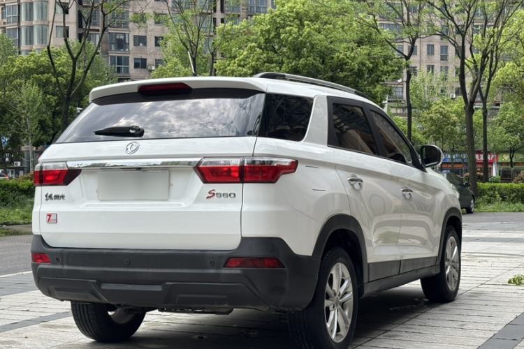 Used Dongfeng Fengon S560 2018 1.8L CVT Elite Model 5 Seats Exterior 4
