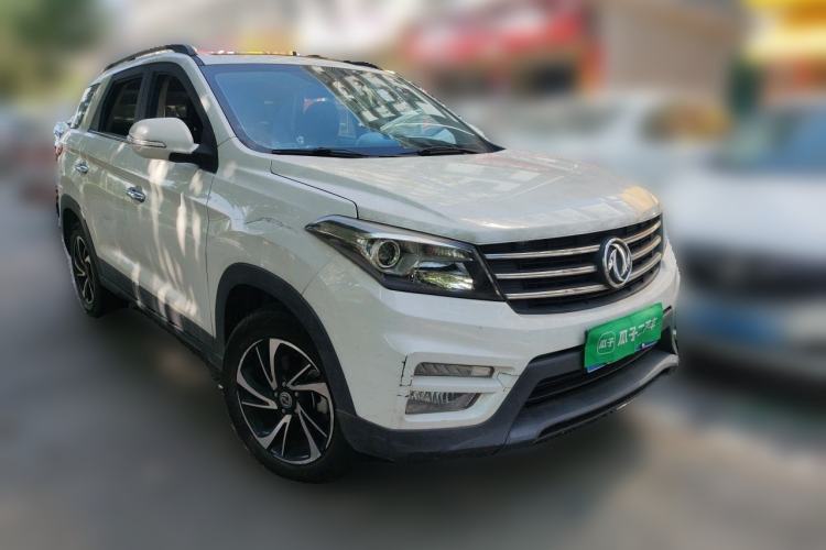 Used Dongfeng Fengon S560 2018 1.8L CVT Comfort Model 5 Seats Front Right 45 Deg