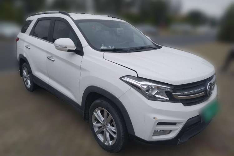 Used Dongfeng Fengon S560 2018 1.8L Manual Urban Model 7 Seats Front Right 45 Deg