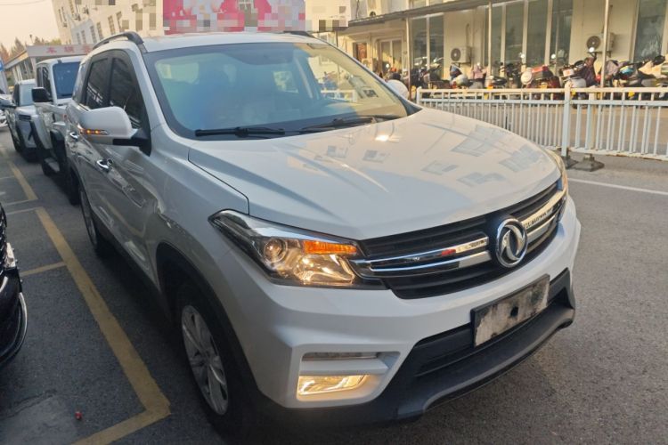 Used Dongfeng Fengon S560 2018 1.8L CVT Elite Model 7 Seats Front Right 45 Deg