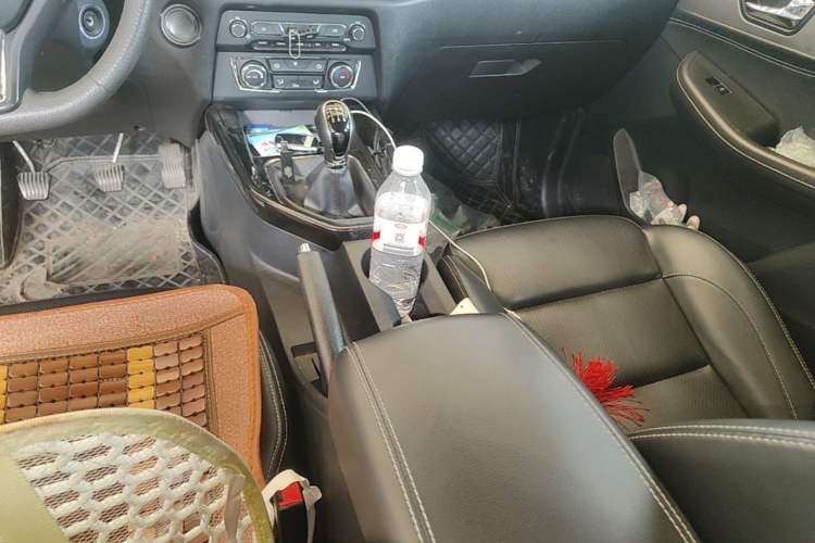 Used Dongfeng Fengon S560 2018 1.8L Manual Urban Model 7 Seats Gear Lever