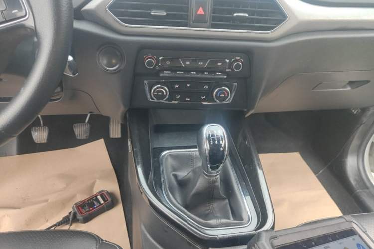 Used Dongfeng Fengon S560 2018 1.8L Manual Urban Model 7 Seats Gear Lever