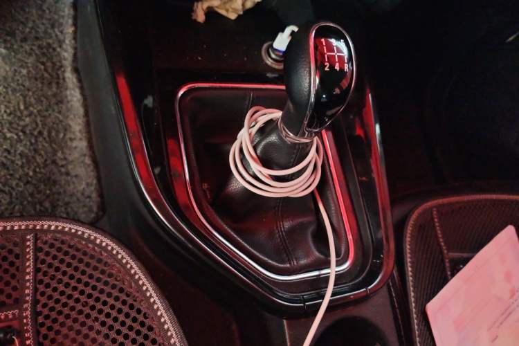 Used Dongfeng Fengon S560 2018 1.8L Manual Comfort 7-Seater Gear Lever