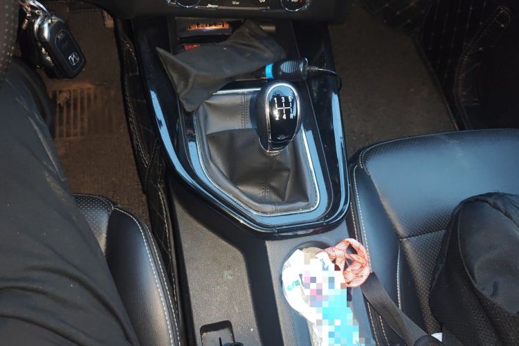 Used Dongfeng Fengon S560 2018 1.8L Manual Urban Model 7 Seats Gear Lever