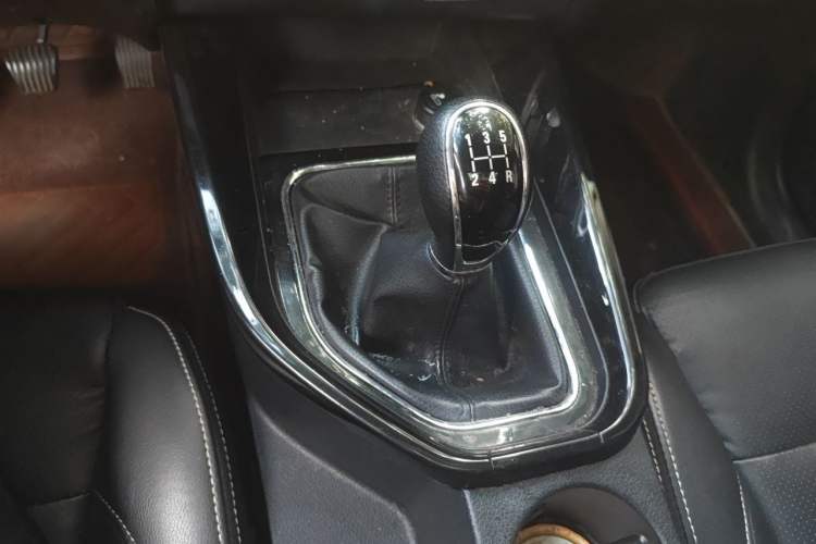 Used Dongfeng Fengon S560 2018 1.8L Manual Comfort 7-Seater Gear Lever