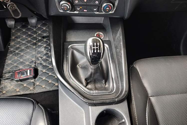 Used Dongfeng Fengon S560 2018 1.8L Manual Urban Model 5 Seats Gear Lever